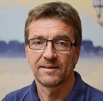 Zufriedener Kunde (Arztpraxis) mit unserem Patientenaufrufsystem